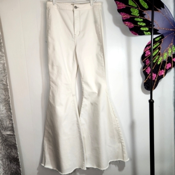 Free People Denim - Free People Sz W 30 White Flare Raw Hem High-Rise Denim Jeans